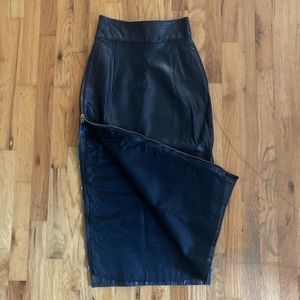 Vintage MARIO VALENTINO Black Leather High Waist Pencil Skirt Metal Side Zip XS